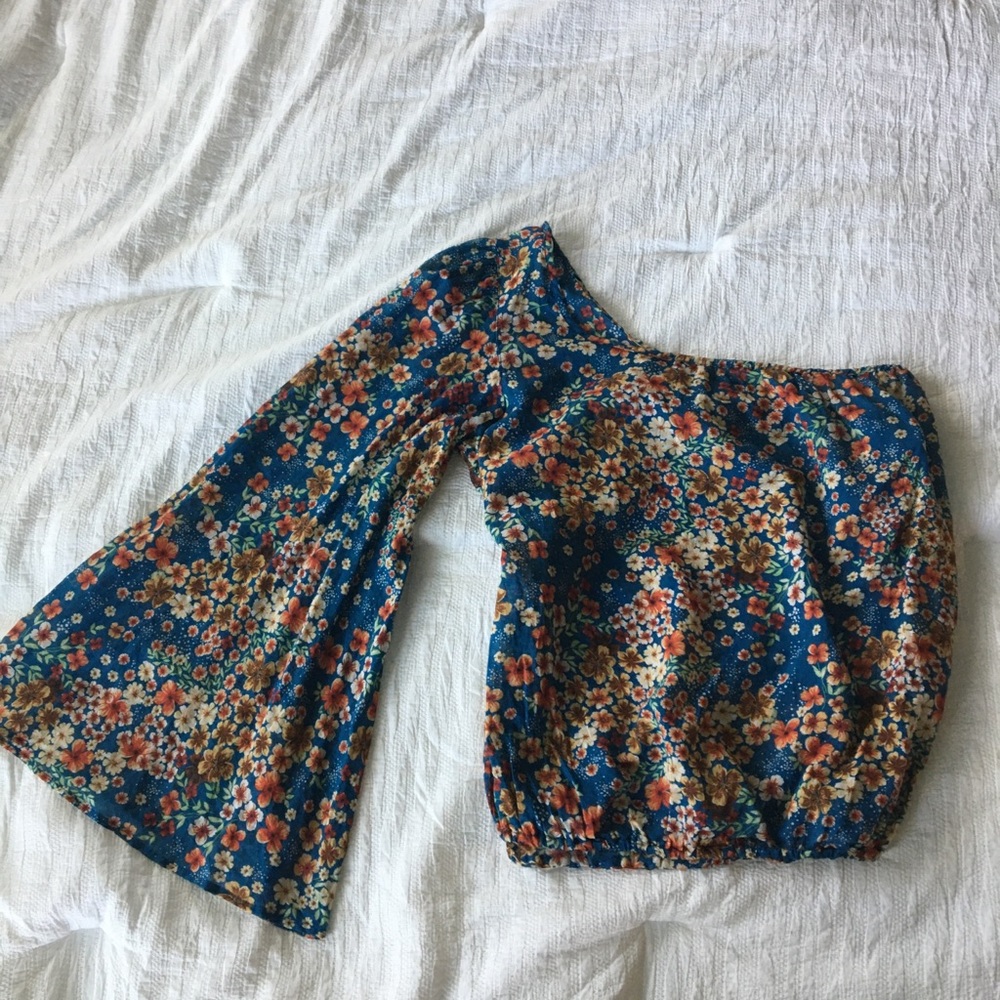 COPY - One shoulder bell sleeve top